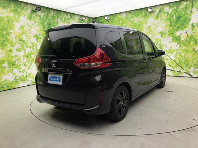 フリード Ｇブラックスタイル　社外　ＳＤナビ／ホンダセンシング／両側電動スライドドア／シートヒーター／車線逸脱防止支援システム／ヘッドランプ　ＬＥＤ／ＵＳＢジャック／Ｂｌｕｅｔｏｏｔｈ接続／ＥＴＣ／ＥＢＤ付ＡＢＳ　バックカメラ（3枚目）