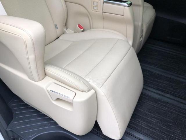 アルファードハイブリッド ４ＷＤハイブリッドＧ　Ｆパッケージ　サンルーフ／ＪＢＬ／保証書／純正　ＳＤナビ／トヨタセーフティセンス／両側電動スライドドア／シートヒーター　前席／車線逸脱防止支援システム／シート　フルレザー／電動バックドア／ドライブレコーダー　前後（26枚目）