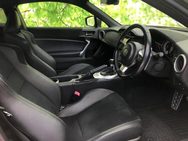 ８６ ＧＴリミテッド　新品タイヤ／純正エアロ／保証書／純正　ＳＤナビ／シートヒーター　前席／シート　ハーフレザー／ドライブレコーダー　前後／ヘッドランプ　ＨＩＤ／ＥＴＣ／ＥＢＤ付ＡＢＳ／横滑り防止装置　フルエアロ　ドラレコ（4枚目）