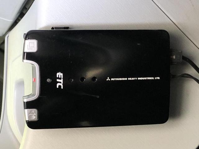 プリウス Ｓツーリングセレクション　新品タイヤ／純正　ＳＤナビ／ヘッドランプ　ＨＩＤ／Ｂｌｕｅｔｏｏｔｈ接続／ＥＴＣ／ＥＢＤ付ＡＢＳ／横滑り防止装置／アイドリングストップ／バックモニター／ワンセグＴＶ／エアバッグ　運転席　バックカメラ（18枚目）