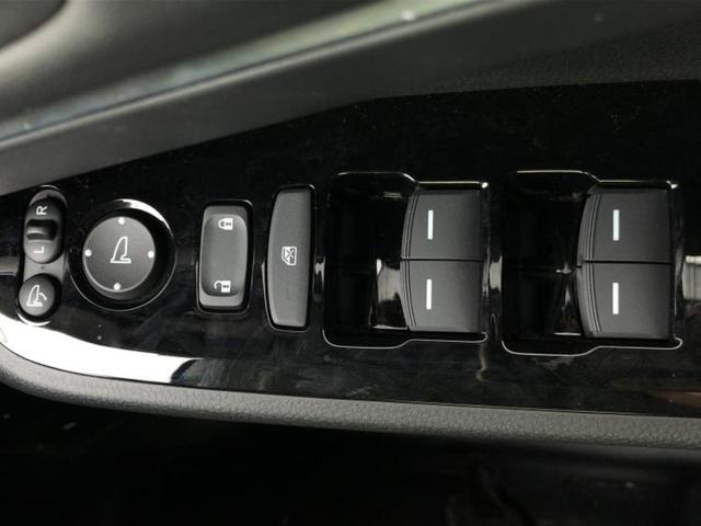 ヴェゼル eHEV Z 純正 9インチ SDナビ/衝突安全装置/シートヒーター/車線逸脱防止支援システム/シート 合皮/電動バックドア/ヘッドランプ LED/ETC/EBD付ABS/横滑り防止装置/アイドリングストップ(26枚目)