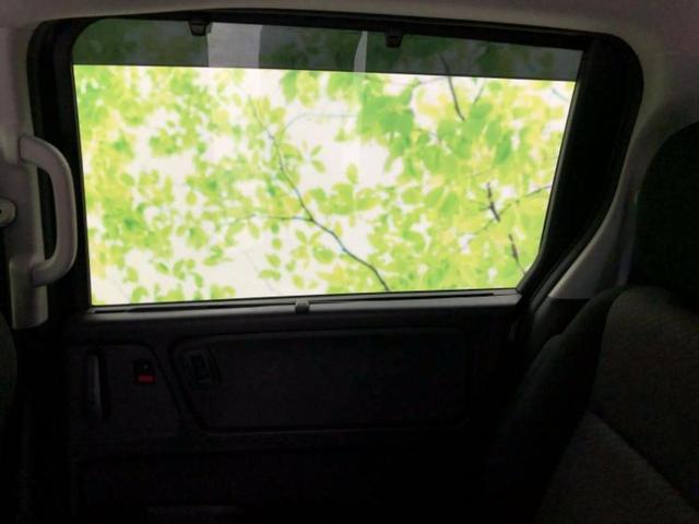 フリード Ｇブラックスタイル　新品タイヤ／保証書／純正　９インチ　ＳＤナビ／フリップダウンモニター　純正　１２．８インチ／ホンダセンシング／両側電動スライドドア／シートヒーター　前席／車線逸脱防止支援システム　衝突被害軽減システム（23枚目）