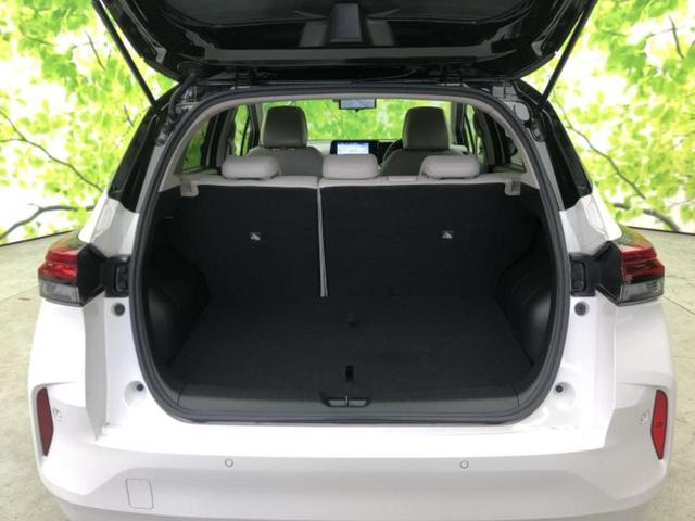 オーラ Ｇレザーエディション　ＢＯＳＥ／保証書／純正　９インチ　ＳＤナビ／インテリジェントルームミラー／エマージェンシーブレーキ／シートヒーター　前席／全方位モニター／車線逸脱防止支援システム／シート　合皮／プロパイロット　ＥＴＣ（8枚目）