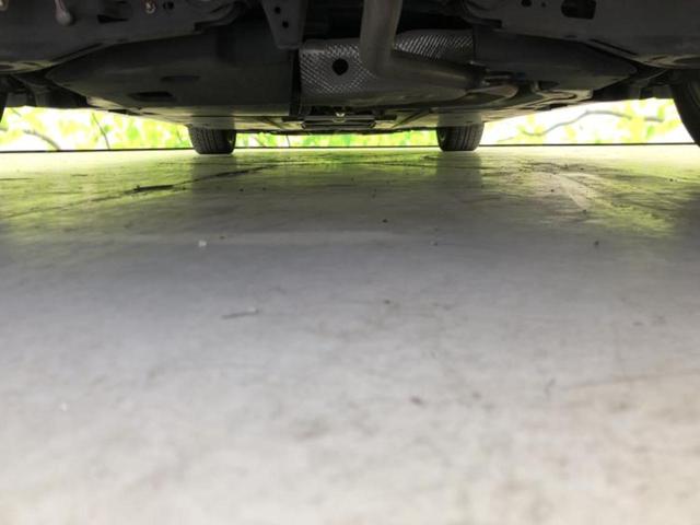 プリウス Ｓツーリングセレクション　新品タイヤ／保証書／純正　９インチ　ＳＤナビ／トヨタセーフティセンス／シートヒーター／車線逸脱防止支援システム／シート　合皮／ヘッドランプ　ＨＩＤ／Ｂｌｕｅｔｏｏｔｈ接続／ＥＴＣ／ＥＢＤ付ＡＢＳ（33枚目）