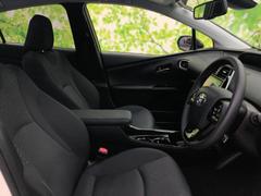 「この車の写真をもっと見たい」「状態が気になる」「この装備はついている？」どんな小さな疑問でもお気軽にお問い合わせください！ 4