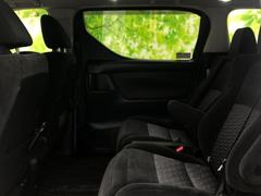 ＷＥＣＡＲＳでは各商談席に大型モニターをご用意しております！見やすい大画面でゆったりと全国の在庫をご覧いただけます！是非ご来店お待ちしております！ 7