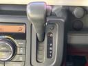 必ず使用するシフトレバー。確りと確認したいですね。