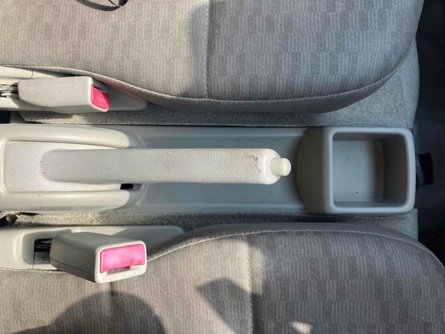 エブリイ PAリミテッド 両側スライドドア 箱バン キーレスエントリー 5速マニュアル ABS 衝突安全ボディ エアコン パワーステアリング 積載量350kg(32枚目)