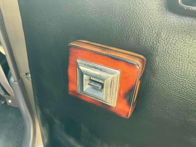 当店のお車をご覧いただきましてありがとうございます。お車についてのご質問やお見積りのご依頼、ご購入にあたってのご相談などお気軽にお問い合わせ下さい!