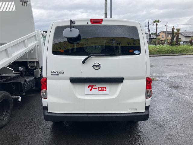 ＮＶ２００バネットバン 　ナビ　両側スライドドア　キーレスエントリー　ＡＴ　ＣＤ　ＤＶＤ再生　ＵＳＢ　ミュージックプレイヤー接続可　エアコン　パワーウィンドウ　運転席エアバッグ　助手席エアバッグ（5枚目）