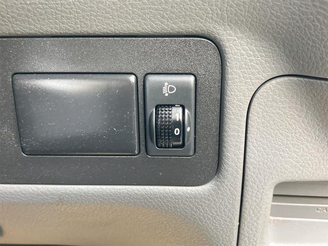 ＮＶ２００バネットバン 　ナビ　両側スライドドア　キーレスエントリー　ＡＴ　ＣＤ　ＤＶＤ再生　ＵＳＢ　ミュージックプレイヤー接続可　エアコン　パワーウィンドウ　運転席エアバッグ　助手席エアバッグ（45枚目）