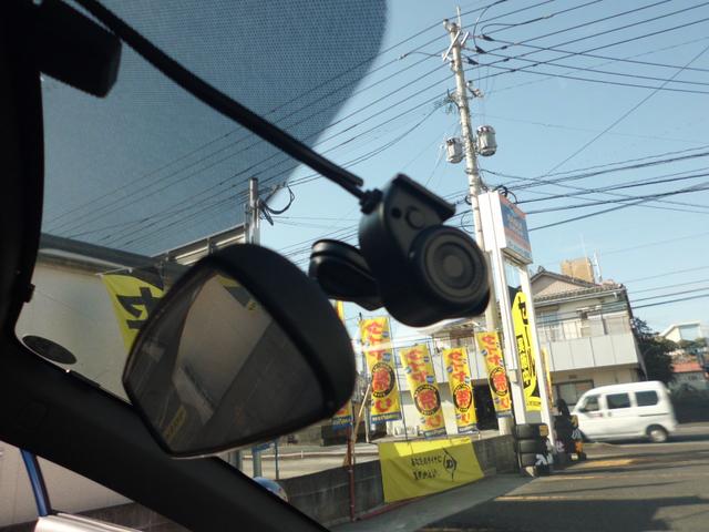 �i�r�A���h���C�u���R�[�_�[�t��