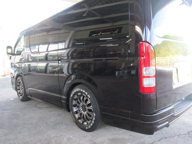 ハイエースバン スーパーＧＬ　ダークプライム　ハーフフルエアロ・３．０ＤＩＣターボ・ローダウン・純正ＬＥＤヘッドライト・レザー調シートカバー・プッシュスタート・スマートキー・バックカメラ・社外１６インチアルミ・アルパインナビ／フルセグＴＶ（7枚目）