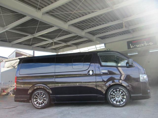 ハイエースバン スーパーＧＬ　ダークプライム　ハーフフルエアロ・３．０ＤＩＣターボ・ローダウン・純正ＬＥＤヘッドライト・レザー調シートカバー・プッシュスタート・スマートキー・バックカメラ・社外１６インチアルミ・アルパインナビ／フルセグＴＶ（10枚目）