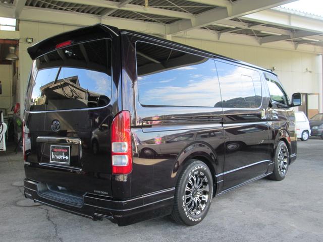 ハイエースバン スーパーＧＬ　ダークプライム　ハーフフルエアロ・３．０ＤＩＣターボ・ローダウン・純正ＬＥＤヘッドライト・レザー調シートカバー・プッシュスタート・スマートキー・バックカメラ・社外１６インチアルミ・アルパインナビ／フルセグＴＶ（14枚目）