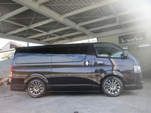 ハイエースバン スーパーＧＬ　ダークプライム　ハーフフルエアロ・３．０ＤＩＣターボ・ローダウン・純正ＬＥＤヘッドライト・レザー調シートカバー・プッシュスタート・スマートキー・バックカメラ・社外１６インチアルミ・アルパインナビ／フルセグＴＶ（17枚目）