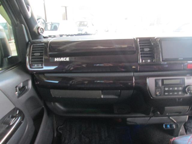 ハイエースバン スーパーＧＬ　ダークプライム　ハーフフルエアロ・３．０ＤＩＣターボ・ローダウン・純正ＬＥＤヘッドライト・レザー調シートカバー・プッシュスタート・スマートキー・バックカメラ・社外１６インチアルミ・アルパインナビ／フルセグＴＶ（19枚目）