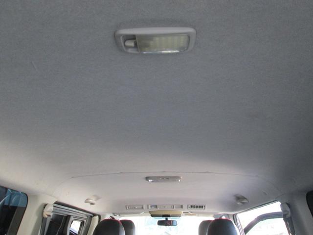 ハイエースバン スーパーＧＬ　ダークプライム　ハーフフルエアロ・３．０ＤＩＣターボ・ローダウン・純正ＬＥＤヘッドライト・レザー調シートカバー・プッシュスタート・スマートキー・バックカメラ・社外１６インチアルミ・アルパインナビ／フルセグＴＶ（27枚目）