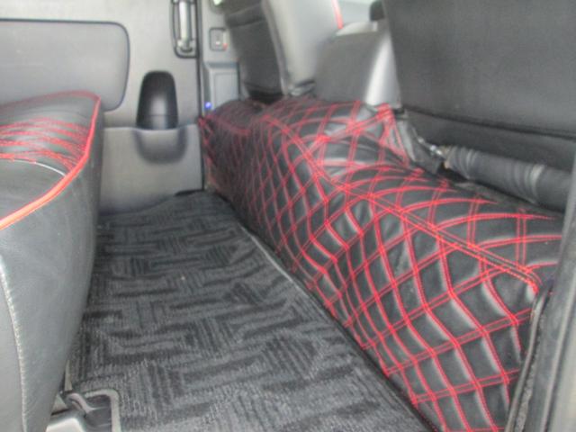 ハイエースバン スーパーＧＬ　ダークプライム　ハーフフルエアロ・３．０ＤＩＣターボ・ローダウン・純正ＬＥＤヘッドライト・レザー調シートカバー・プッシュスタート・スマートキー・バックカメラ・社外１６インチアルミ・アルパインナビ／フルセグＴＶ（29枚目）