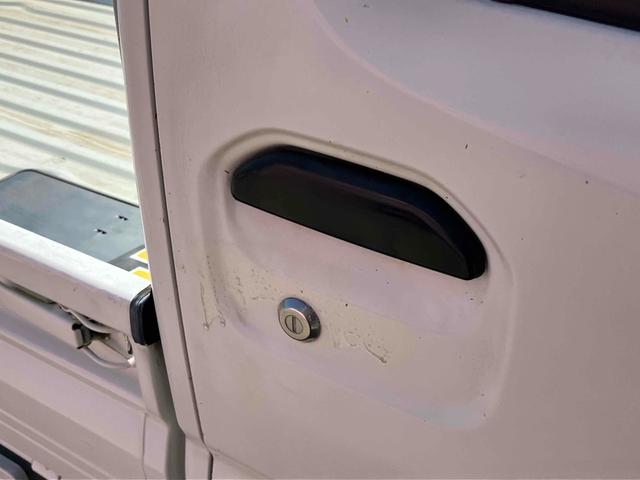 クリッパートラック  軽トラック MT エアコン 運転席エアバッグ(9枚目)