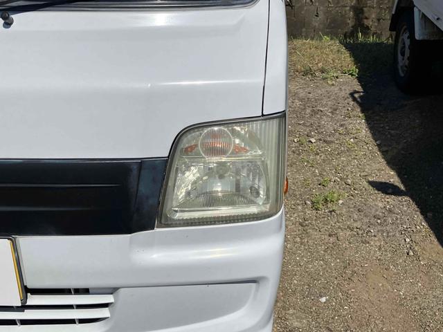 サンバートラック 　４ＷＤ　軽トラック　ＭＴ　エアコン　運転席エアバッグ（5枚目）