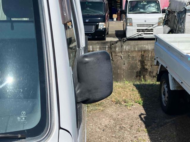 サンバートラック 　４ＷＤ　軽トラック　ＭＴ　エアコン　運転席エアバッグ（7枚目）