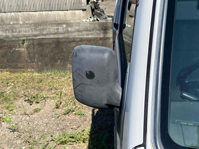 サンバートラック 　４ＷＤ　軽トラック　ＭＴ　エアコン　運転席エアバッグ（8枚目）