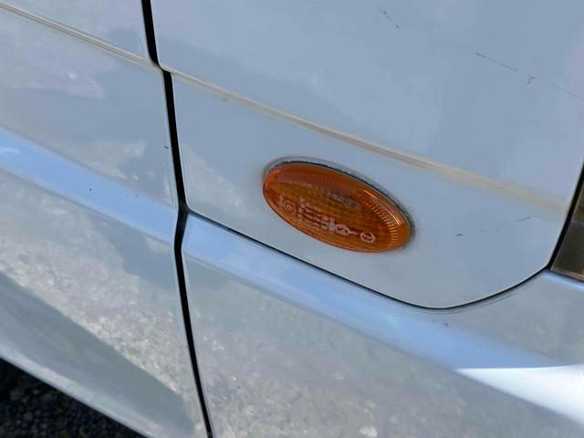 サンバートラック 　４ＷＤ　軽トラック　ＭＴ　エアコン　運転席エアバッグ（10枚目）