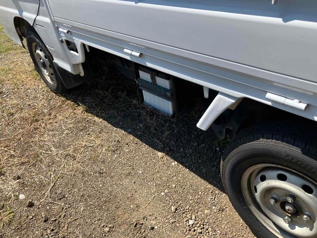 サンバートラック 　４ＷＤ　軽トラック　ＭＴ　エアコン　運転席エアバッグ（28枚目）
