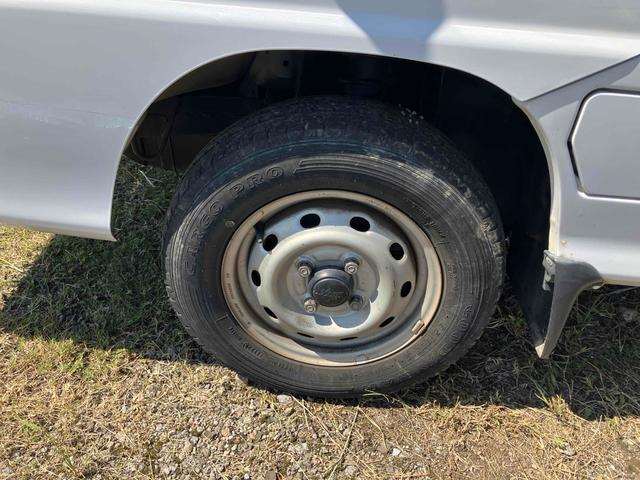 サンバートラック 　４ＷＤ　軽トラック　ＭＴ　エアコン　運転席エアバッグ（30枚目）