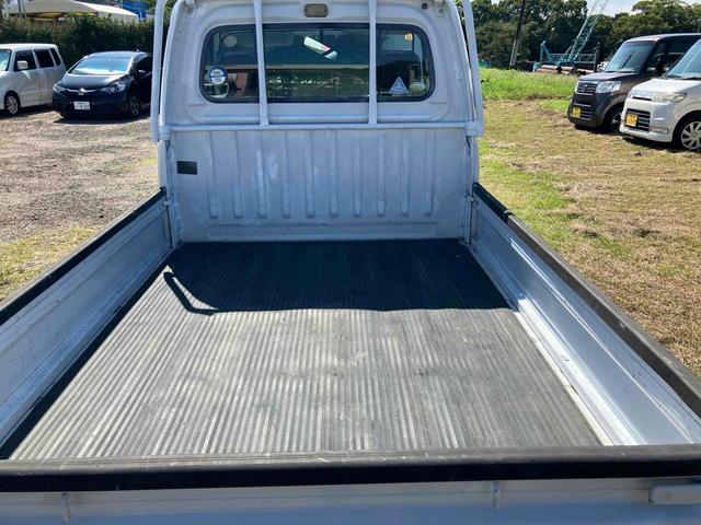 サンバートラック 　４ＷＤ　軽トラック　ＭＴ　エアコン　運転席エアバッグ（32枚目）