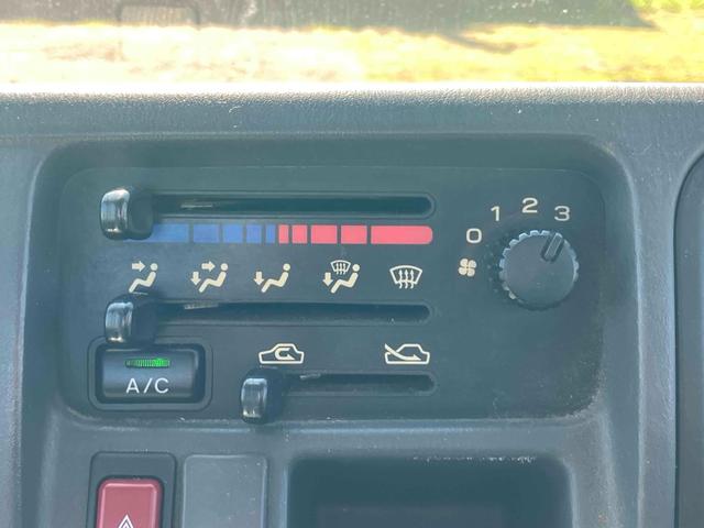 サンバートラック 　４ＷＤ　軽トラック　ＭＴ　エアコン　運転席エアバッグ（35枚目）
