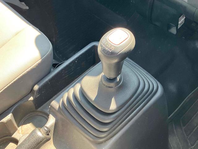 サンバートラック 　４ＷＤ　軽トラック　ＭＴ　エアコン　運転席エアバッグ（37枚目）
