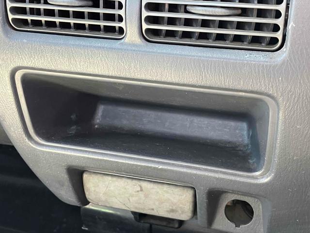 サンバートラック 　４ＷＤ　軽トラック　ＭＴ　エアコン　運転席エアバッグ（47枚目）