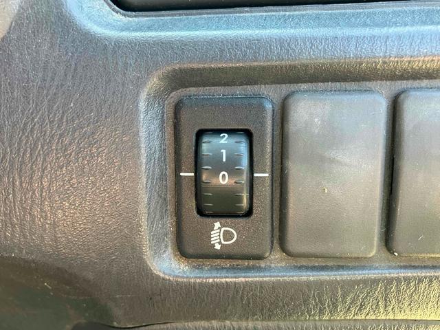 サンバートラック 　４ＷＤ　軽トラック　ＭＴ　エアコン　運転席エアバッグ（54枚目）
