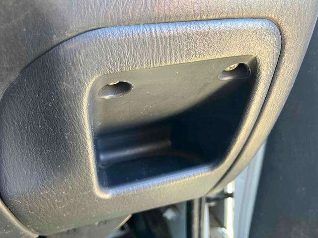 サンバートラック 　４ＷＤ　軽トラック　ＭＴ　エアコン　運転席エアバッグ（58枚目）