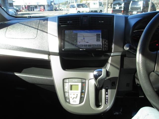 ムーヴ カスタム　Ｘ　ＳＡ　ナビ　衝突被害軽減システム　オートライト　スマートキー　アイドリングストップ　電動格納ミラー　ＣＶＴ　盗難防止システム　ＡＢＳ　ＥＳＣ　ＣＤ　ＤＶＤ再生　アルミホイール　衝突安全ボディ　エアコン（4枚目）