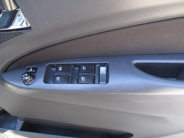 ムーヴ カスタム　Ｘ　ＳＡ　ナビ　衝突被害軽減システム　オートライト　スマートキー　アイドリングストップ　電動格納ミラー　ＣＶＴ　盗難防止システム　ＡＢＳ　ＥＳＣ　ＣＤ　ＤＶＤ再生　アルミホイール　衝突安全ボディ　エアコン（9枚目）