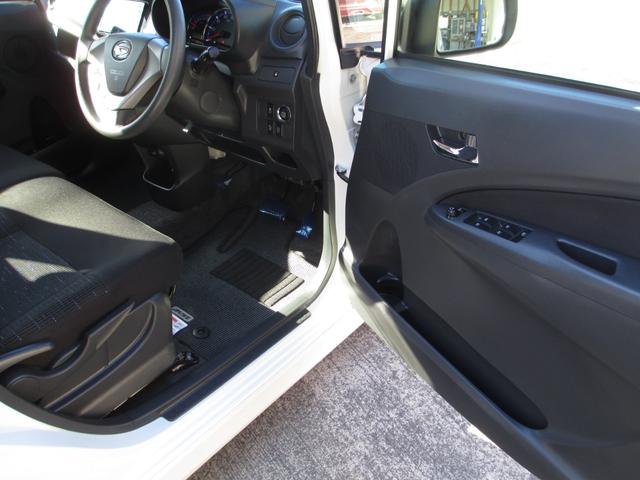 ムーヴ カスタム　Ｘ　ＳＡ　ナビ　衝突被害軽減システム　オートライト　スマートキー　アイドリングストップ　電動格納ミラー　ＣＶＴ　盗難防止システム　ＡＢＳ　ＥＳＣ　ＣＤ　ＤＶＤ再生　アルミホイール　衝突安全ボディ　エアコン（30枚目）