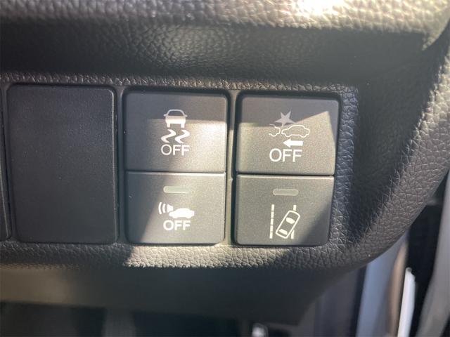 フィットハイブリッド Ｆコンフォートエディション　ハイブリッド　ＥＴＣ　バックカメラ　ナビ　ＴＶ　レーンアシスト　衝突被害軽減システム　オートライト　スマートキー　アイドリングストップ　シートヒーター　ＡＴ　盗難防止システム　衝突安全ボディ　ＣＤ（10枚目）