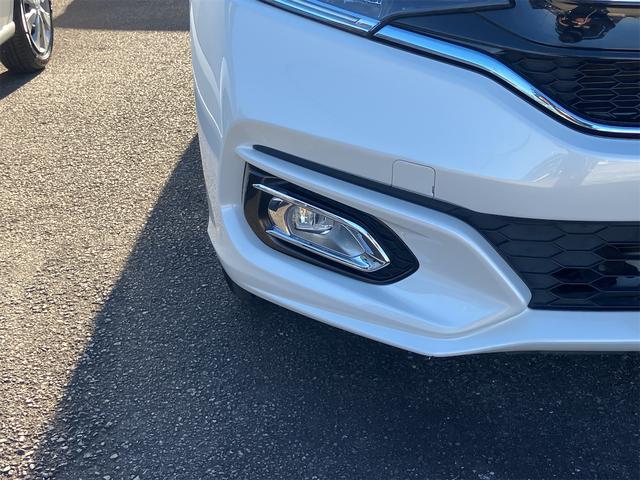 フィットハイブリッド Ｆコンフォートエディション　ハイブリッド　ＥＴＣ　バックカメラ　ナビ　ＴＶ　レーンアシスト　衝突被害軽減システム　オートライト　スマートキー　アイドリングストップ　シートヒーター　ＡＴ　盗難防止システム　衝突安全ボディ　ＣＤ（21枚目）