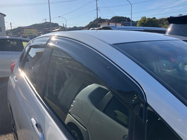 フィットハイブリッド Ｆコンフォートエディション　ハイブリッド　ＥＴＣ　バックカメラ　ナビ　ＴＶ　レーンアシスト　衝突被害軽減システム　オートライト　スマートキー　アイドリングストップ　シートヒーター　ＡＴ　盗難防止システム　衝突安全ボディ　ＣＤ（28枚目）