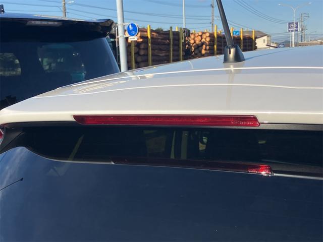 フィットハイブリッド Ｆコンフォートエディション　ハイブリッド　ＥＴＣ　バックカメラ　ナビ　ＴＶ　レーンアシスト　衝突被害軽減システム　オートライト　スマートキー　アイドリングストップ　シートヒーター　ＡＴ　盗難防止システム　衝突安全ボディ　ＣＤ（32枚目）