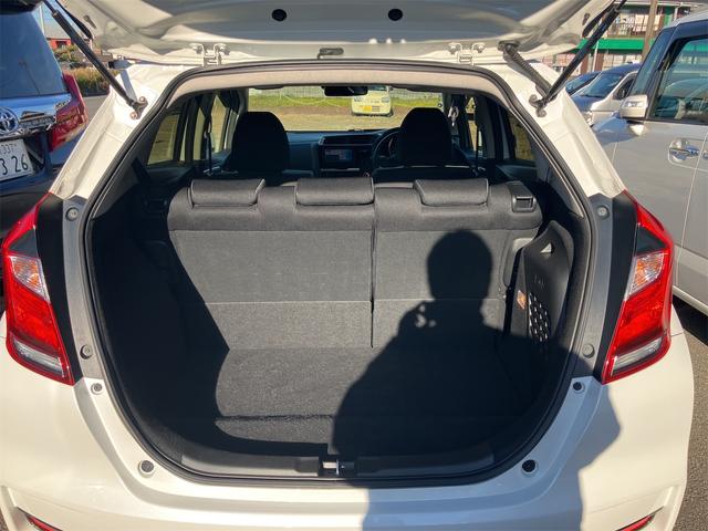 フィットハイブリッド Ｆコンフォートエディション　ハイブリッド　ＥＴＣ　バックカメラ　ナビ　ＴＶ　レーンアシスト　衝突被害軽減システム　オートライト　スマートキー　アイドリングストップ　シートヒーター　ＡＴ　盗難防止システム　衝突安全ボディ　ＣＤ（36枚目）