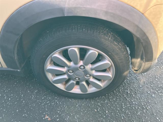 アルトラパン Fリミテッド 衝突被害軽減システム オートライト HID スマートキー アイドリングストップ 電動格納ミラー シートヒーター CVT 盗難防止システム ABS ESC アルミホイール 衝突安全ボディ エアコン(29枚目)