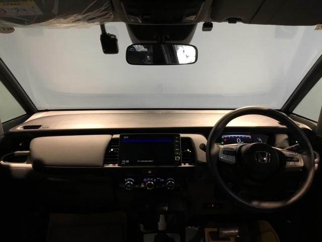 フィット ホーム　試乗車　メモリーナビ　ドラレコ　ＥＴＣ　記録簿　衝突軽減　リアカメラ　ソナー　ＵＳＢ接続　ＡＡＣ　横滑り防止機能　サイドエアバック　ＬＥＤライト　クルーズコントロール　パワーウィンドウ　スマキー（2枚目）
