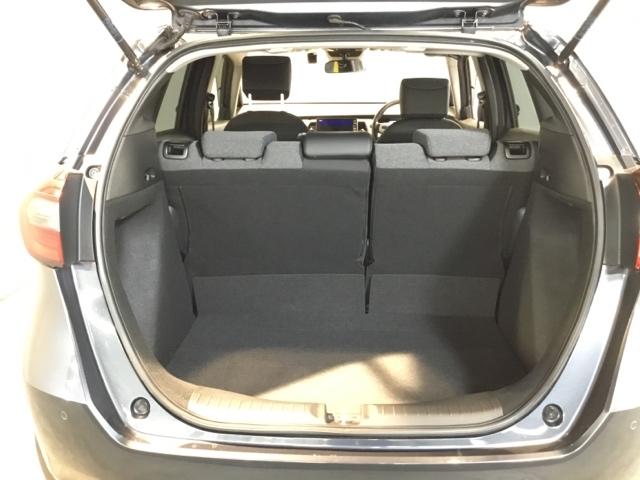 フィット ホーム　試乗車　メモリーナビ　ドラレコ　ＥＴＣ　記録簿　衝突軽減　リアカメラ　ソナー　ＵＳＢ接続　ＡＡＣ　横滑り防止機能　サイドエアバック　ＬＥＤライト　クルーズコントロール　パワーウィンドウ　スマキー（10枚目）
