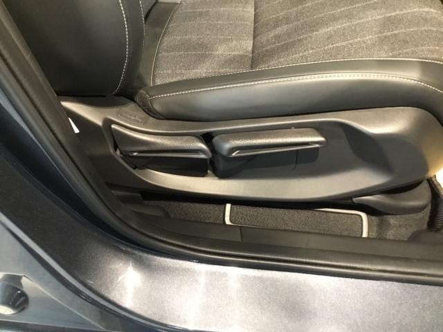 フィット ホーム　試乗車　メモリーナビ　ドラレコ　ＥＴＣ　記録簿　衝突軽減　リアカメラ　ソナー　ＵＳＢ接続　ＡＡＣ　横滑り防止機能　サイドエアバック　ＬＥＤライト　クルーズコントロール　パワーウィンドウ　スマキー（17枚目）