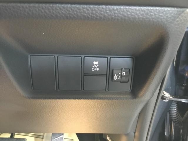 フィット ホーム　試乗車　メモリーナビ　ドラレコ　ＥＴＣ　記録簿　衝突軽減　リアカメラ　ソナー　ＵＳＢ接続　ＡＡＣ　横滑り防止機能　サイドエアバック　ＬＥＤライト　クルーズコントロール　パワーウィンドウ　スマキー（27枚目）