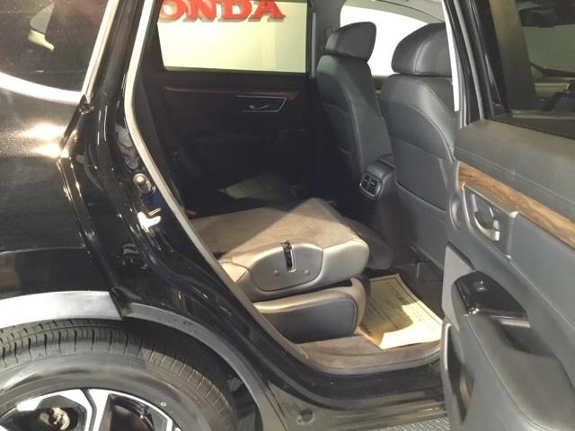 ＣＲ－Ｖハイブリッド ｅ：ＨＥＶＥＸ・マスターピース　メモリーナビ　リアカメラ　ＥＴＣ　サンル－フ　Ｂカメラ　革シート　フルセグテレビ　シートヒーター　電動シート　衝突軽減ブレーキ　ＬＥＤヘッド　クルコン　キーレス　横滑り防止装置　スマートキー（13枚目）